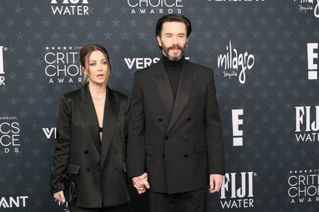 January 4, 2026, Santa Monica, California, USA: Kaley Cuoco, Tom Pelphrey at the 31st Annual Critics Choice Awards at Barker Hangar Santa Monica USA - ZUMAg107 20260104_zep_g107_058 Copyright: xNinaxPrommerx