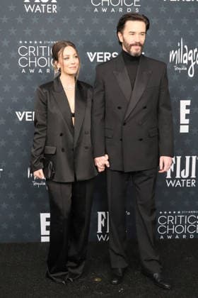 January 4, 2026, Santa Monica, California, USA: Kaley Cuoco, Tom Pelphrey at the 31st Annual Critics Choice Awards at Barker Hangar Santa Monica USA - ZUMAg107 20260104_zep_g107_059 Copyright: xNinaxPrommerx