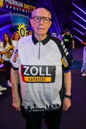 abb Reiner Calmund der Buetsche Werfer ex soccer manager participant at the Promi Darts WM on Pro Sieben at the Maritim Hotel on 04 01 2026 in Bonn NRW Germany