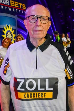 abb Reiner Calmund der Buetsche Werfer ex soccer manager participant at the Promi Darts WM on Pro Sieben at the Maritim Hotel on 04 01 2026 in Bonn NRW Germany