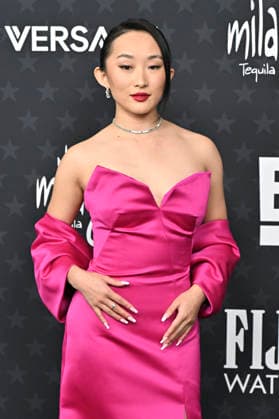Ji young Yoo at the 31 Critics Choice Awards 2026 at the Barker Hangar Santa Monica, 04 01 2026 Foto:xD.xStarbuckx xFuturexImagex critics_choice_6108