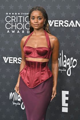 DenÃ e Benton at the 31 Critics Choice Awards 2026 at the Barker Hangar Santa Monica, 04 01 2026 Foto:xD.xStarbuckx xFuturexImagex critics_choice_6153