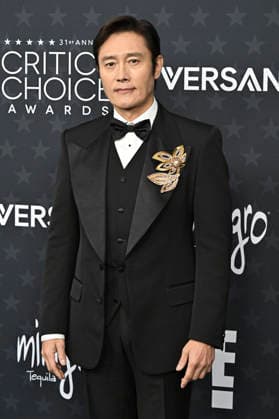 Lee Byung hun at the 31 Critics Choice Awards 2026 at the Barker Hangar Santa Monica, 04 01 2026 Foto:xD.xStarbuckx xFuturexImagex critics_choice_6159