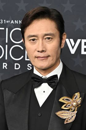 Lee Byung hun at the 31 Critics Choice Awards 2026 at the Barker Hangar Santa Monica, 04 01 2026 Foto:xD.xStarbuckx xFuturexImagex critics_choice_6160