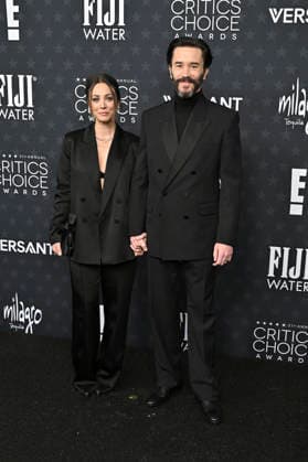 Kaley Cuoco und Tom Pelphrey bei der Verleihung der 31. Critics Choice Awards 2026 im Barker Hangar. Santa Monica, 04.01.2026 *** Kaley Cuoco and Tom Pelphrey at the 31 Critics Choice Awards 2026 at the Barker Hangar Santa Monica, 04 01 2026 Foto:xD.xStarbuckx xFuturexImagex critics_choice_6252