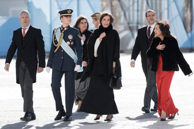 King Felipe VI, Queen Letizia, Princess Leonor, the Minister of Defense, Margarita Robles and the Minister of Interior, Fernando Grande Marlaska, during the Military Easter, at the Royal Palace, on January 6, 2026, in Madrid Spain The Military Easter is a ceremony that celebrates the recovery of the Menorcan town of Mahon on January 6, 1782, which was held by the English, during which a balance of the vicissitudes of the previous year is made and the lines of action to be developed in the following year are marked During the ceremony, honors are rendered with the national anthem and a 21-gun salute, and King Felipe VI passes review Subsequently, the imposition of military decorations is made to those civilians and members of the Armed Forc Copyright: xDiegoxRadamàs POOLx 7200047