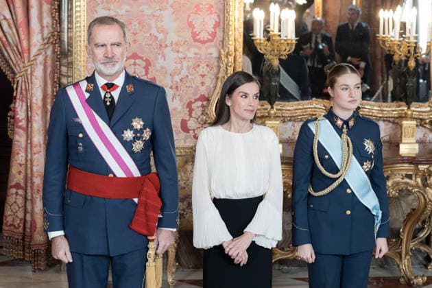 King Felipe VI, Queen Letizia, and Princess Leonor, during the Military Easter, at the Royal Palace, on January 6, 2026, in Madrid Spain The Military Easter is a ceremony that celebrates the recovery of the Menorcan town of Mahon on January 6, 1782, which was in the hands of the English, during which a balance of the vicissitudes of the previous year is made and the lines of action to be developed in the following year are marked During the ceremony, honors are rendered with the national anthem and a 21-gun salute, and King Felipe VI passes review Subsequently, the imposition of military decorations is made to those civilians and members of the Armed Forces who have earned them during the past year 06 JANUARY 2026 Diego Radamés POOL 06 01 Copyright: xDiegoxRadamà s POOLx 7200051