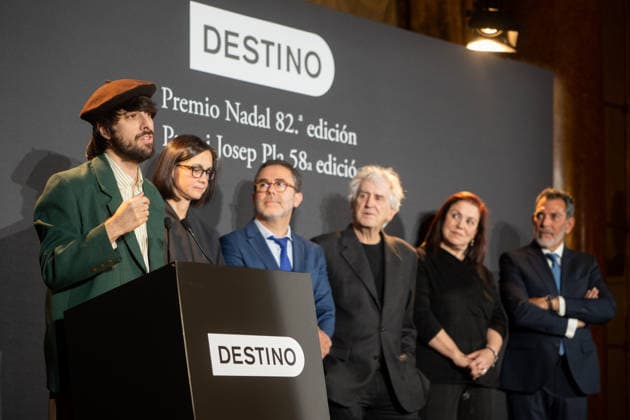 82nd Nadal Novel Prize and 58th Josep Pla Prize for prose in Catalan The writer David Uclés speaks after winning the 82nd Nadal Prize with La ciudad de las luces muertas during the ceremony of the 82nd Nadal Novel Prize and the 58th Josep Pla Prize for prose in Catalan, at the Hotel Palace, on January 6, 2026, in Barcelona, Catalonia Spain The Nadal Novel Prize and the 58th Josep Pla Prize for prose in Catalan will be awarded on the night of Epiphany, with a prize of 30,000 euros for the first and 10,000 euros for the second 06 JANUARY 2026 Lorena Sopê Barcelona Catalonia Catalonia Barcelona Catalonia Spain  Copyright: xLorenaxSopÃªnax 7200946