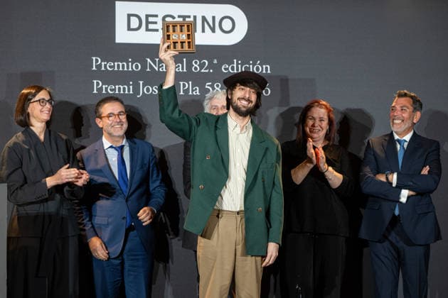 82nd Nadal Novel Prize and 58th Josep Pla Prize for prose in Catalan The writer David Uclés wins the 82nd Nadal Prize with La ciudad de las luces muertas during the ceremony of the 82nd Nadal Novel Prize and the 58th Josep Pla Prize for prose in Catalan, at the Hotel Palace, on January 6, 2026, in Barcelona, Catalonia Spain The Nadal Prize for novels and the 58th Josep Pla Prize for prose in Catalan will be awarded on the night of Epiphany, with a prize of 30,000 euros for the first and 10,000 euros for the second 06 JANUARY 2026 Lorena Sopê Barcelona Catalunya Catalunya Barcelona Catalunya Spain  Copyright: xLorenaxSopÃªnax 7200943