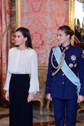 Spanish Royals attend the Pascua Militar ceremony in Madrid - 06 Jan 2025 Queen Letizia of Spain and Crown Princess Leonor of Spain attend the Pascua Militar ceremony at the Royal Palace in Madrid. Madrid Spain Copyright: xAtilanoxGarciax xSOPAxImagesx photos01636