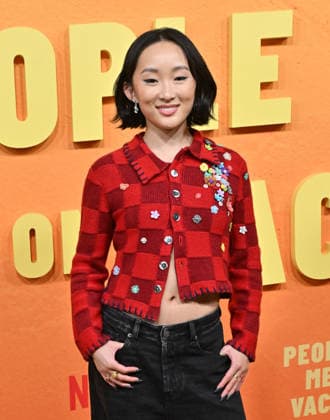 Netflix™s ˜People We Meet On Vacation™ Premiere Ji-young Yoo arriving to Netflix™™s People We Meet On Vacation™? premiere held at The Egyptian Theatre Hollywood on January 6, 2026 in Hollywood, Ca. Hollywood The Egyptian Theatre Hollywood California USA Copyright: xLisaxOConnor xAFF-USA.COMx