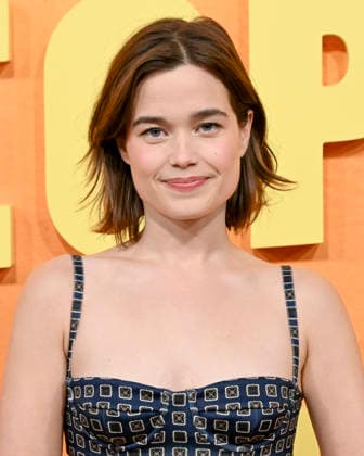 January 6, 2026, Los Angeles, California, USA: American actress and singer SARAH CATHERINE HOOK attends the Netflix red carpet premiere of People We Meet On Vacation. Los Angeles USA - ZUMAb173 20260106_aap_b173_012 Copyright: xBillyxBennightx