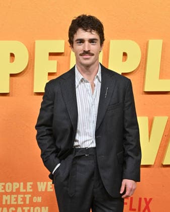Netflix™s ˜People We Meet On Vacation™ Premiere Spencer Neville arriving to Netflix™™s People We Meet On Vacation™? premiere held at The Egyptian Theatre Hollywood on January 6, 2026 in Hollywood, Ca. Hollywood The Egyptian Theatre Hollywood California USA Copyright: xLisaxOConnor xAFF-USA.COMx