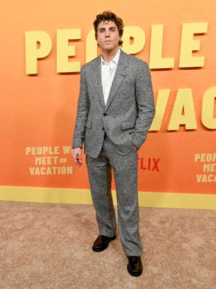 January 6, 2026, Los Angeles, California, USA: American actor Lucas Gage attends the Netflix red carpet premiere of People We Meet On Vacation. Los Angeles USA - ZUMAb173 20260106_aap_b173_037 Copyright: xBillyxBennightx