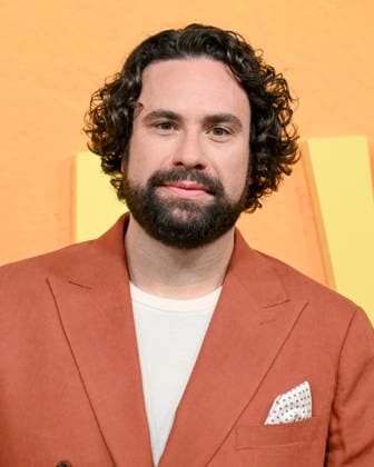 January 6, 2026, Los Angeles, California, USA: American filmmaker and actor BRETT HALEY attends the Netflix red carpet premiere of People We Meet On Vacation. Los Angeles USA - ZUMAb173 20260106_aap_b173_041 Copyright: xBillyxBennightx