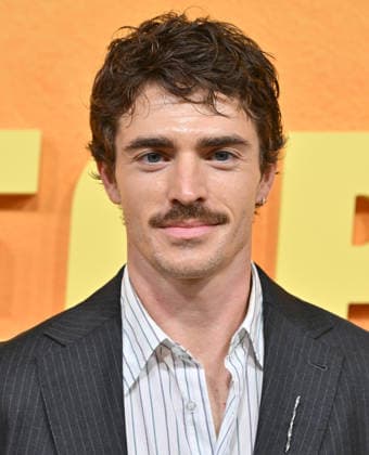 Netflix™s ˜People We Meet On Vacation™ Premiere Spencer Neville arriving to Netflix™™s People We Meet On Vacation™? premiere held at The Egyptian Theatre Hollywood on January 6, 2026 in Hollywood, Ca. Hollywood The Egyptian Theatre Hollywood California USA Copyright: xLisaxOConnor xAFF-USA.COMx
