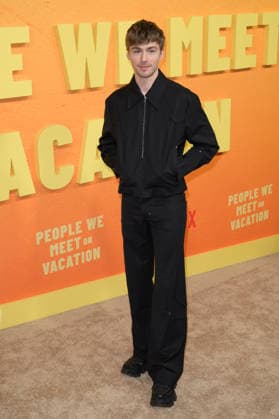 The People We Meet On Vacation Premiere - Los Angeles, USA LOS ANGELES, USA. January 06, 2026: Miles Heizer at the premiere for The People We Meet On Vacation at the Egyptian Theatre. Los Angeles CA USA  Copyright: xPaulxSmith Featureflashx