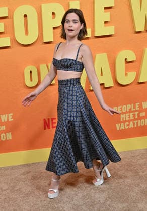 Netflix™s ˜People We Meet On Vacation™ Premiere Sarah Catherine Hook arriving to Netflix™™s People We Meet On Vacation™? premiere held at The Egyptian Theatre Hollywood on January 6, 2026 in Hollywood, Ca. Hollywood The Egyptian Theatre Hollywood California USA Copyright: xLisaxOConnor xAFF-USA.COMx