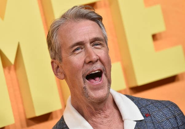 Netflix™s ˜People We Meet On Vacation™ Premiere Alan Ruck arriving to Netflix™™s People We Meet On Vacation™? premiere held at The Egyptian Theatre Hollywood on January 6, 2026 in Hollywood, Ca. Hollywood The Egyptian Theatre Hollywood California USA Copyright: xLisaxOConnor xAFF-USA.COMx