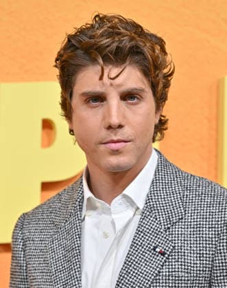 Netflix™s ˜People We Meet On Vacation™ Premiere Lukas Gage arriving to Netflix™™s People We Meet On Vacation™? premiere held at The Egyptian Theatre Hollywood on January 6, 2026 in Hollywood, Ca. Hollywood The Egyptian Theatre Hollywood California USA Copyright: xLisaxOConnor xAFF-USA.COMx