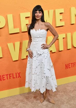 Netflix™s ˜People We Meet On Vacation™ Premiere Jameela Jamil arriving to Netflix™™s People We Meet On Vacation™? premiere held at The Egyptian Theatre Hollywood on January 6, 2026 in Hollywood, Ca. Hollywood The Egyptian Theatre Hollywood California USA Copyright: xLisaxOConnor xAFF-USA.COMx