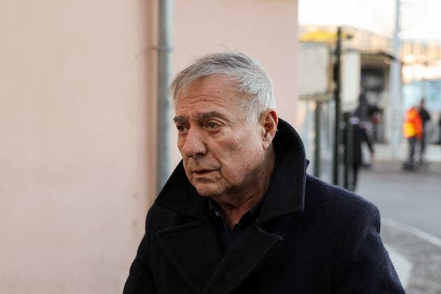 Allain Bougrain Dubourg, President of the French Bird League, arrives at Brigitte Bardots funeral in the Notre Dame de lAssomption parish church in Saint Tropez, France, on January 7, 2026 Brigitte Bardot, an emblematic figure of French cinema and an international icon, died on December 28, 2025 at the age of 91 at her legendary La Madrague estate, in Saint Tropez, France Revealed to the world through her role in Et DieuÖ créa la femme , she had helped make Saint Tropez a world-famous landmark The actress will be laid to rest on January 7, 2026 in the Saint Tropez marine cemetery, alongside her father Louis Bardot 1896 1975 and her mother Anne Marie Mucel 1912 1978 A religious ceremony will be held beforehand in the Saint Tropez church, wh  Copyright: xJACOVIDES-MOREAUx xBESTIMAGExJACOVIDES-MOREAUx xBESTIMAGEx