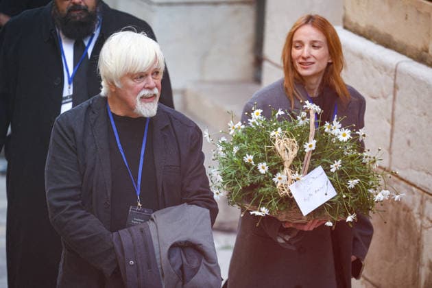 Brigitte Bardot Funeral - Saint-Tropez Canadian-US environmental, conservation and animal rights activist Paul Watson arriving at Notre-Dame de l Assomption church, for the funeral ceremony for late French actress Brigitte Bardot, in Saint-Tropez, southeastern France, on January 7, 2026. French film sensation Brigitte Bardot, a symbol of sexual liberation in the 1950s and 1960s who reinvented herself as an animal rights defender and embraced far-right views, died on Decmber 28, 2025 aged 91. Photo by Raphael Lafargue ABACAPRESS.COM Saint-Tropez France  Copyright: xLafarguexRaphael ABACAx