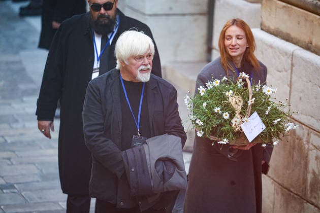 Brigitte Bardot Funeral - Saint-Tropez Canadian-US environmental, conservation and animal rights activist Paul Watson arriving at Notre-Dame de l Assomption church, for the funeral ceremony for late French actress Brigitte Bardot, in Saint-Tropez, southeastern France, on January 7, 2026. French film sensation Brigitte Bardot, a symbol of sexual liberation in the 1950s and 1960s who reinvented herself as an animal rights defender and embraced far-right views, died on Decmber 28, 2025 aged 91. Photo by Raphael Lafargue ABACAPRESS.COM Saint-Tropez France  Copyright: xLafarguexRaphael ABACAx