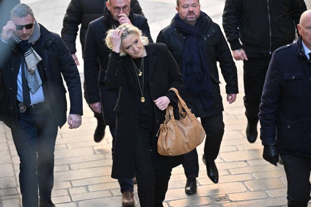Marine Le Pen At Brigitte Bardot Funeral - Saint-Tropez President of French far right party Rassemblement National Marine Le Pen arriving at Notre-Dame de l Assomption church, for the funeral ceremony for late French actress Brigitte Bardot, in Saint-Tropez, southeastern France, on January 7, 2026. French film sensation Brigitte Bardot, a symbol of sexual liberation in the 1950s and 1960s who reinvented herself as an animal rights defender and embraced far-right views, died on Decmber 28, 2025 aged 91. Photo by Julien Reynaud APS-Medias ABACAPRESS.COM Saint-Tropez France  Copyright: xReynaudxJulien APS-Medias ABACAx
