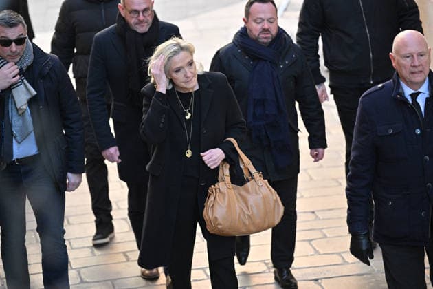 Marine Le Pen At Brigitte Bardot Funeral - Saint-Tropez President of French far right party Rassemblement National Marine Le Pen arriving at Notre-Dame de l Assomption church, for the funeral ceremony for late French actress Brigitte Bardot, in Saint-Tropez, southeastern France, on January 7, 2026. French film sensation Brigitte Bardot, a symbol of sexual liberation in the 1950s and 1960s who reinvented herself as an animal rights defender and embraced far-right views, died on Decmber 28, 2025 aged 91. Photo by Julien Reynaud APS-Medias ABACAPRESS.COM Saint-Tropez France  Copyright: xReynaudxJulien APS-Medias ABACAx