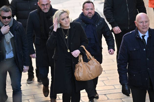 Marine Le Pen At Brigitte Bardot Funeral - Saint-Tropez President of French far right party Rassemblement National Marine Le Pen arriving at Notre-Dame de l Assomption church, for the funeral ceremony for late French actress Brigitte Bardot, in Saint-Tropez, southeastern France, on January 7, 2026. French film sensation Brigitte Bardot, a symbol of sexual liberation in the 1950s and 1960s who reinvented herself as an animal rights defender and embraced far-right views, died on Decmber 28, 2025 aged 91. Photo by Julien Reynaud APS-Medias ABACAPRESS.COM Saint-Tropez France  Copyright: xReynaudxJulien APS-Medias ABACAx