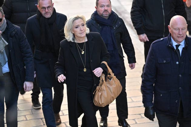 Marine Le Pen At Brigitte Bardot Funeral - Saint-Tropez President of French far right party Rassemblement National Marine Le Pen arriving at Notre-Dame de l Assomption church, for the funeral ceremony for late French actress Brigitte Bardot, in Saint-Tropez, southeastern France, on January 7, 2026. French film sensation Brigitte Bardot, a symbol of sexual liberation in the 1950s and 1960s who reinvented herself as an animal rights defender and embraced far-right views, died on Decmber 28, 2025 aged 91. Photo by Julien Reynaud APS-Medias ABACAPRESS.COM Saint-Tropez France  Copyright: xReynaudxJulien APS-Medias ABACAx