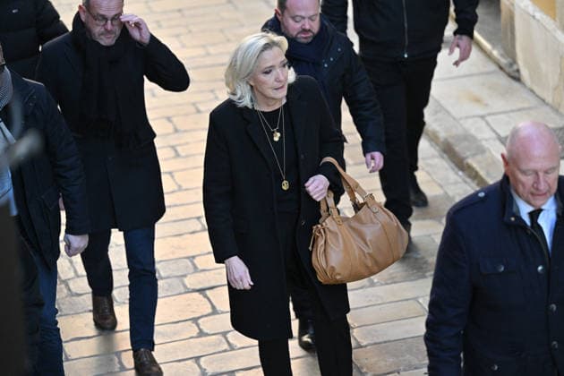 Marine Le Pen At Brigitte Bardot Funeral - Saint-Tropez President of French far right party Rassemblement National Marine Le Pen arriving at Notre-Dame de l Assomption church, for the funeral ceremony for late French actress Brigitte Bardot, in Saint-Tropez, southeastern France, on January 7, 2026. French film sensation Brigitte Bardot, a symbol of sexual liberation in the 1950s and 1960s who reinvented herself as an animal rights defender and embraced far-right views, died on Decmber 28, 2025 aged 91. Photo by Julien Reynaud APS-Medias ABACAPRESS.COM Saint-Tropez France  Copyright: xReynaudxJulien APS-Medias ABACAx