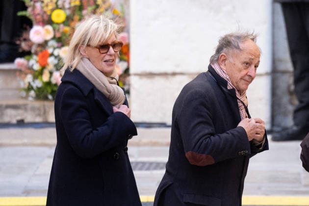 Chantal Ladesou and her husband Michel Ansault arrive at Brigitte Bardots funeral at the Notre Dame de lAssomption parish church in Saint Tropez, France, on January 7, 2026 Brigitte Bardot, an emblematic figure of French cinema and an international icon, died on December 28, 2025 at the age of 91 at her legendary La Madrague estate, in Saint Tropez, France Revealed to the world through her role in Et DieuÖ créa la femme , she had helped make Saint Tropez a world-famous landmark The actress will be laid to rest on January 7, 2026 in the Saint Tropez marine cemetery, alongside her father Louis Bardot 1896 1975 and her mother Anne Marie Mucel 1912 1978 A religious ceremony will be held beforehand in the Saint Tropez church, where relatives, J Copyright: xJACOVIDES-MOREAUx xBESTIMAGExJACOVIDES-MOREAUx xBESTIMAGEx