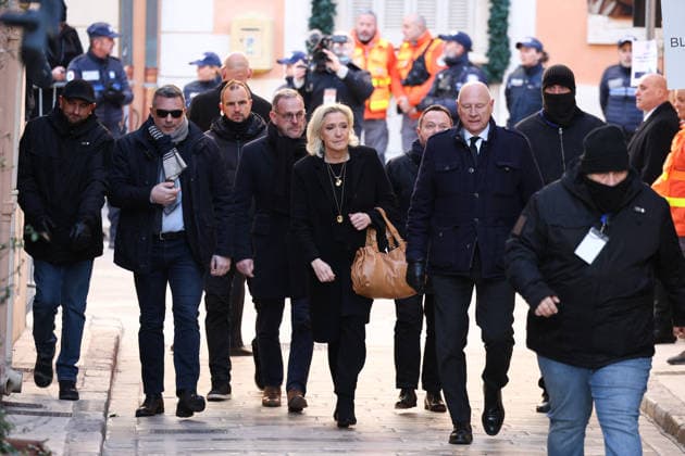 Marine Le Pen At Brigitte Bardot Funeral - Saint-Tropez President of French far right party Rassemblement National Marine Le Pen arriving at Notre-Dame de l Assomption church, for the funeral ceremony for late French actress Brigitte Bardot, in Saint-Tropez, southeastern France, on January 7, 2026. French film sensation Brigitte Bardot, a symbol of sexual liberation in the 1950s and 1960s who reinvented herself as an animal rights defender and embraced far-right views, died on Decmber 28, 2025 aged 91. Photo by Raphael Lafargue ABACAPRESS.COM Saint-Tropez France  Copyright: xLafarguexRaphael ABACAx