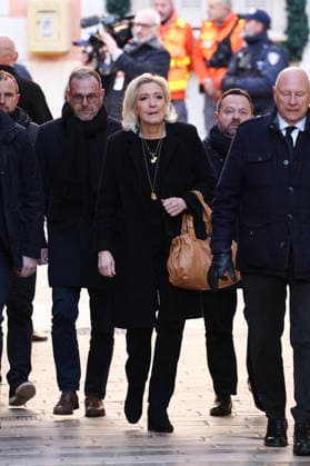 Marine Le Pen At Brigitte Bardot Funeral - Saint-Tropez President of French far right party Rassemblement National Marine Le Pen arriving at Notre-Dame de l Assomption church, for the funeral ceremony for late French actress Brigitte Bardot, in Saint-Tropez, southeastern France, on January 7, 2026. French film sensation Brigitte Bardot, a symbol of sexual liberation in the 1950s and 1960s who reinvented herself as an animal rights defender and embraced far-right views, died on Decmber 28, 2025 aged 91. Photo by Raphael Lafargue ABACAPRESS.COM Saint-Tropez France  Copyright: xLafarguexRaphael ABACAx