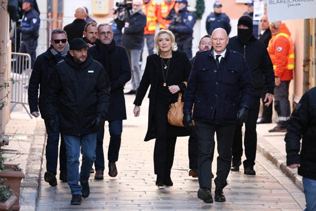 Marine Le Pen At Brigitte Bardot Funeral - Saint-Tropez President of French far right party Rassemblement National Marine Le Pen arriving at Notre-Dame de l Assomption church, for the funeral ceremony for late French actress Brigitte Bardot, in Saint-Tropez, southeastern France, on January 7, 2026. French film sensation Brigitte Bardot, a symbol of sexual liberation in the 1950s and 1960s who reinvented herself as an animal rights defender and embraced far-right views, died on Decmber 28, 2025 aged 91. Photo by Raphael Lafargue ABACAPRESS.COM Saint-Tropez France  Copyright: xLafarguexRaphael ABACAx