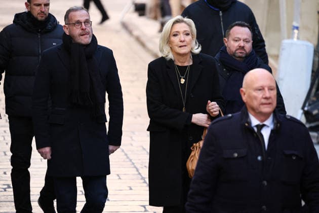 Marine Le Pen At Brigitte Bardot Funeral - Saint-Tropez President of French far right party Rassemblement National Marine Le Pen arriving at Notre-Dame de l Assomption church, for the funeral ceremony for late French actress Brigitte Bardot, in Saint-Tropez, southeastern France, on January 7, 2026. French film sensation Brigitte Bardot, a symbol of sexual liberation in the 1950s and 1960s who reinvented herself as an animal rights defender and embraced far-right views, died on Decmber 28, 2025 aged 91. Photo by Raphael Lafargue ABACAPRESS.COM Saint-Tropez France  Copyright: xLafarguexRaphael ABACAx