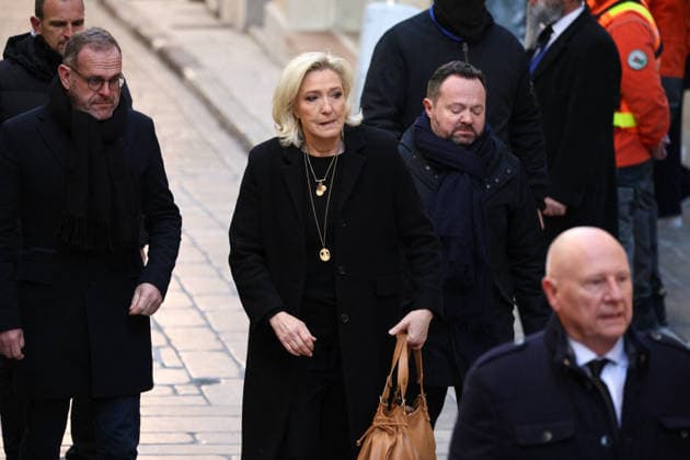 Marine Le Pen At Brigitte Bardot Funeral - Saint-Tropez President of French far right party Rassemblement National Marine Le Pen arriving at Notre-Dame de l Assomption church, for the funeral ceremony for late French actress Brigitte Bardot, in Saint-Tropez, southeastern France, on January 7, 2026. French film sensation Brigitte Bardot, a symbol of sexual liberation in the 1950s and 1960s who reinvented herself as an animal rights defender and embraced far-right views, died on Decmber 28, 2025 aged 91. Photo by Raphael Lafargue ABACAPRESS.COM Saint-Tropez France  Copyright: xLafarguexRaphael ABACAx