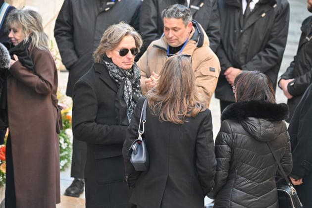 Brigitte Bardot Funeral - Saint-Tropez Guest arriving at Notre-Dame de l Assomption church, for the funeral ceremony for late French actress Brigitte Bardot, in Saint-Tropez, southeastern France, on January 7, 2026. French film sensation Brigitte Bardot, a symbol of sexual liberation in the 1950s and 1960s who reinvented herself as an animal rights defender and embraced far-right views, died on Decmber 28, 2025 aged 91. Photo by Julien Reynaud APS-Medias ABACAPRESS.COM Saint-Tropez France  Copyright: xReynaudxJulien APS-Medias ABACAx