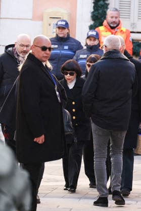 Brigitte Bardot Funeral - Saint-Tropez Mireille Mathieu arriving at Notre-Dame de l Assomption church, for the funeral ceremony for late French actress Brigitte Bardot, in Saint-Tropez, southeastern France, on January 7, 2026. French film sensation Brigitte Bardot, a symbol of sexual liberation in the 1950s and 1960s who reinvented herself as an animal rights defender and embraced far-right views, died on Decmber 28, 2025 aged 91. Photo by Raphael Lafargue ABACAPRESS.COM Saint-Tropez France  Copyright: xLafarguexRaphael ABACAx