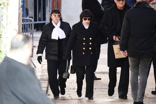 Brigitte Bardot Funeral - Saint-Tropez Mireille Mathieu arriving at Notre-Dame de l Assomption church, for the funeral ceremony for late French actress Brigitte Bardot, in Saint-Tropez, southeastern France, on January 7, 2026. French film sensation Brigitte Bardot, a symbol of sexual liberation in the 1950s and 1960s who reinvented herself as an animal rights defender and embraced far-right views, died on Decmber 28, 2025 aged 91. Photo by Raphael Lafargue ABACAPRESS.COM Saint-Tropez France  Copyright: xLafarguexRaphael ABACAx