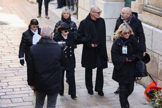 Brigitte Bardot Funeral - Saint-Tropez Mireille Mathieu arriving at Notre-Dame de l Assomption church, for the funeral ceremony for late French actress Brigitte Bardot, in Saint-Tropez, southeastern France, on January 7, 2026. French film sensation Brigitte Bardot, a symbol of sexual liberation in the 1950s and 1960s who reinvented herself as an animal rights defender and embraced far-right views, died on Decmber 28, 2025 aged 91. Photo by Raphael Lafargue ABACAPRESS.COM Saint-Tropez France  Copyright: xLafarguexRaphael ABACAx