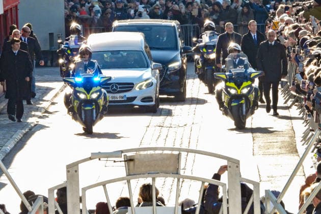 Arrival of Brigitte Bardots coffin at the Parish Church of Notre Dame de lAssomption in Saint Tropez on 7 January 2025 Franz Chavaroche Bestimage Arrival of Brigitte Bardots coffin at the Parish Church of Notre Dame de lAssomption in Saint Tropez on 7 January 2025 Saint Tropez France  Copyright: xFranzxChavarochex xBestimagexFranzxChavarochex xBestimagex