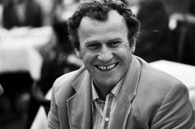 Porträt des Schriftstellers Max von der Grün bei einer P.E.N.-Veranstaltung am 7. April 1972 in Dortmund. Der Autor mit ernstem Blick, im Jackett mit Hemd, im Gespräch vertieft. Dortmund Nordrhein-Westfalen Deutschland *** Portrait of Writer Max from the Green at a P e n Event on 7 April 1972 in Dortmund the Author with serious View, at Jacket with Shirt, at Interview deepened Dortmund North Rhine Westphalia Germany Copyright: xUnitedxArchivesx xSvenxSimonxArchives SVS_94010002204