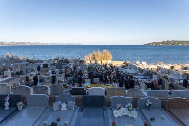 Brigitte Bardot s Grave at The Marine Cemetery - Saint-Tropez Wreath of flowers and photographs of late French actress Brigitte Bardot are pictured around her grave at the marine cemetery, following the funeral ceremony at Notre-Dame de l Assomption church, in Saint-Tropez, southeastern France, on January 7, 2026. French film sensation Brigitte Bardot, a symbol of sexual liberation in the 1950s and 1960s who reinvented herself as an animal rights defender and embraced far-right views, died on December 28, 2025 aged 91. Photo by Shootpix ABACAPRESS.COM Saint-Tropez France  Copyright: xShootpix ABACAx