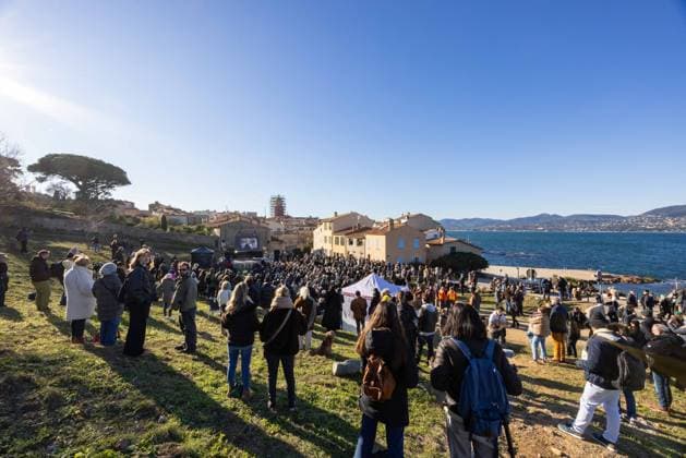 Public Tribute to Brigitte Bardot at The Pre Des Pecheurs - Saint-Tropez Admirers and local residents gather for a public tribute to Brigitte Bardot at the Pré des Pêcheurs, in the La Ponche district of Saint-Tropez after Brigitte Bardot s Funerals on January 7, 2026 in Saint-Tropez, France. Photo by Shootpix ABACAPRESS.COM Saint-Tropez France  Copyright: xShootpix ABACAx