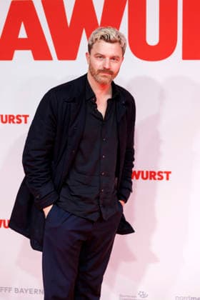 Actor Friedrich Mücke at the world premiere of the film Extrawurst at the Lichtburg cinema in Essen Essen, 07 01 2026 NRW Germany Copyright: xChristophxHardtx