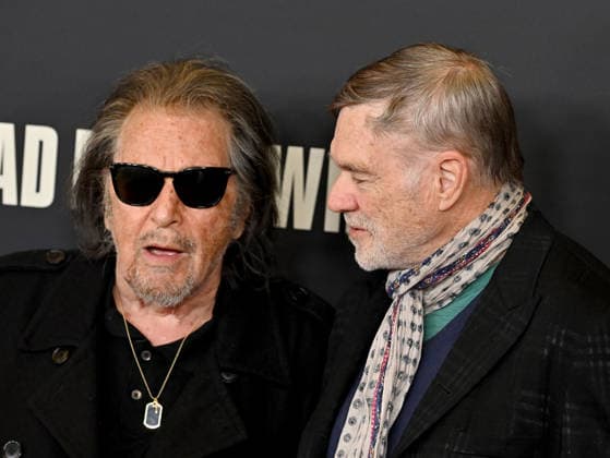 ˜Dead Man™s Wire™ Los Angeles Screening Al Pacino and Gus Van Sant arriving at the Los Angeles screening of Dead Man™s Wire held at AMC The Grove 14 on January 7, 2026 in Los Angeles, Ca. Los Angeles Barker Hanger California USA Copyright: xTammiexArroyox xAFF-USA.comx