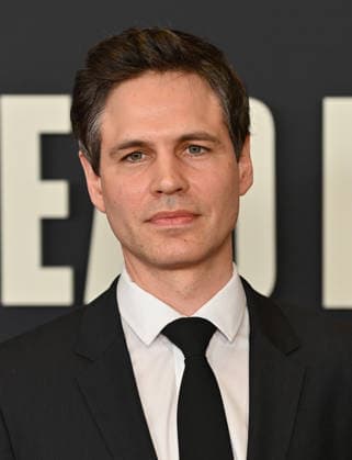 ˜Dead Man™s Wire™ Los Angeles Screening Neil Mulac arriving at the Los Angeles screening of Dead Man™s Wire held at AMC The Grove 14 on January 7, 2026 in Los Angeles, Ca. Los Angeles Barker Hanger California USA Copyright: xTammiexArroyox xAFF-USA.comx